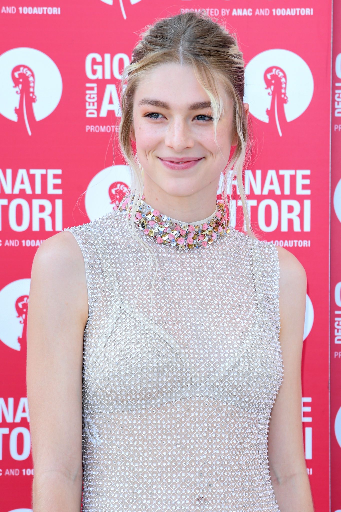 HunterSchaferLove_MiuMiuPhotocall76thVeniceFilmFestival-022.jpg