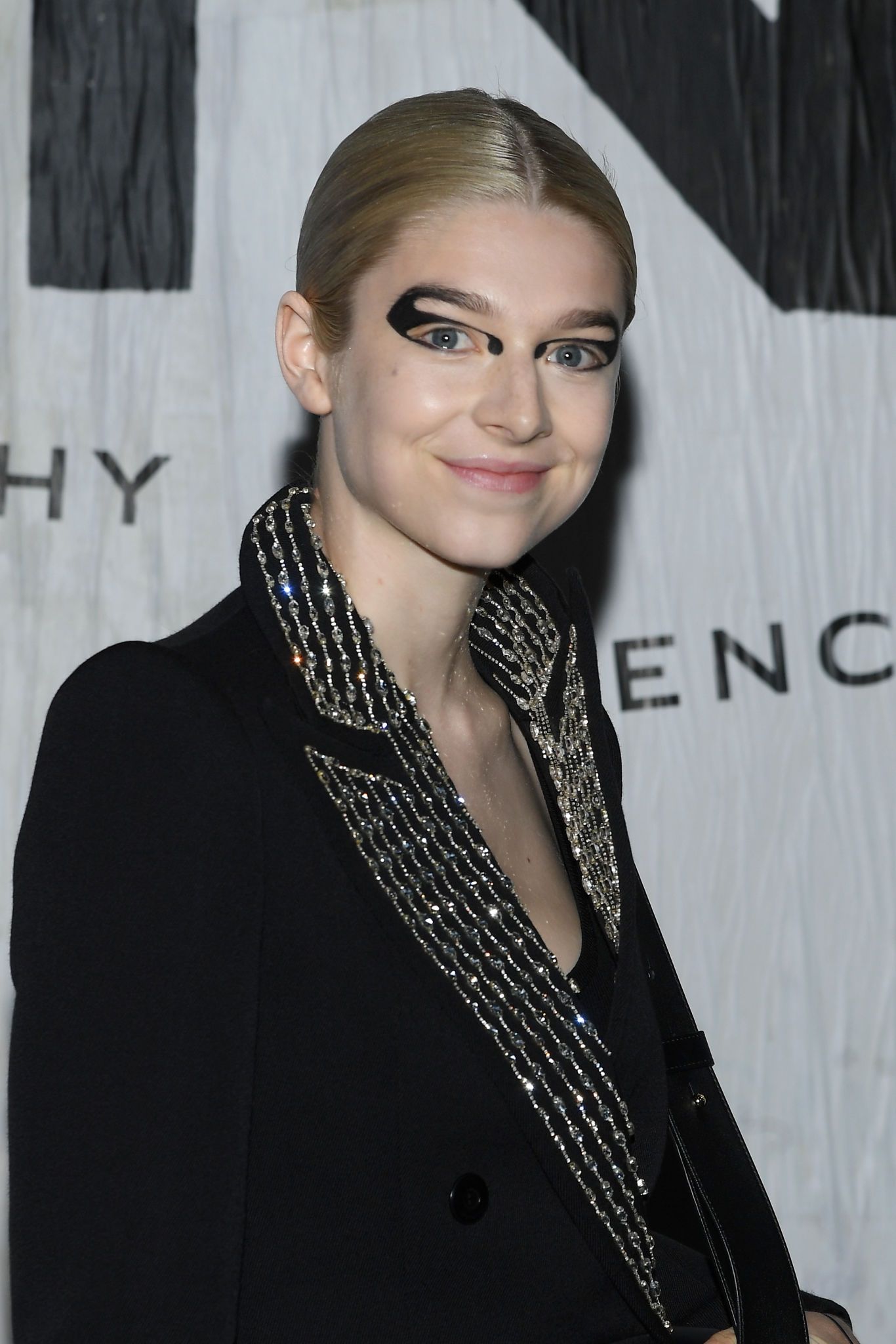 HunterSchaferLove_GivenchyFrontRowParisFashionWeek-001.jpg