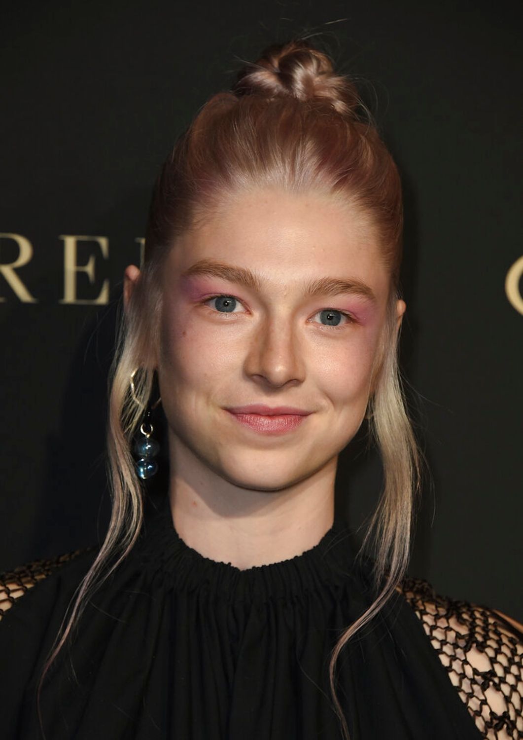 HunterSchaferLove_2019ELLEWomenInHollywood-002.jpg