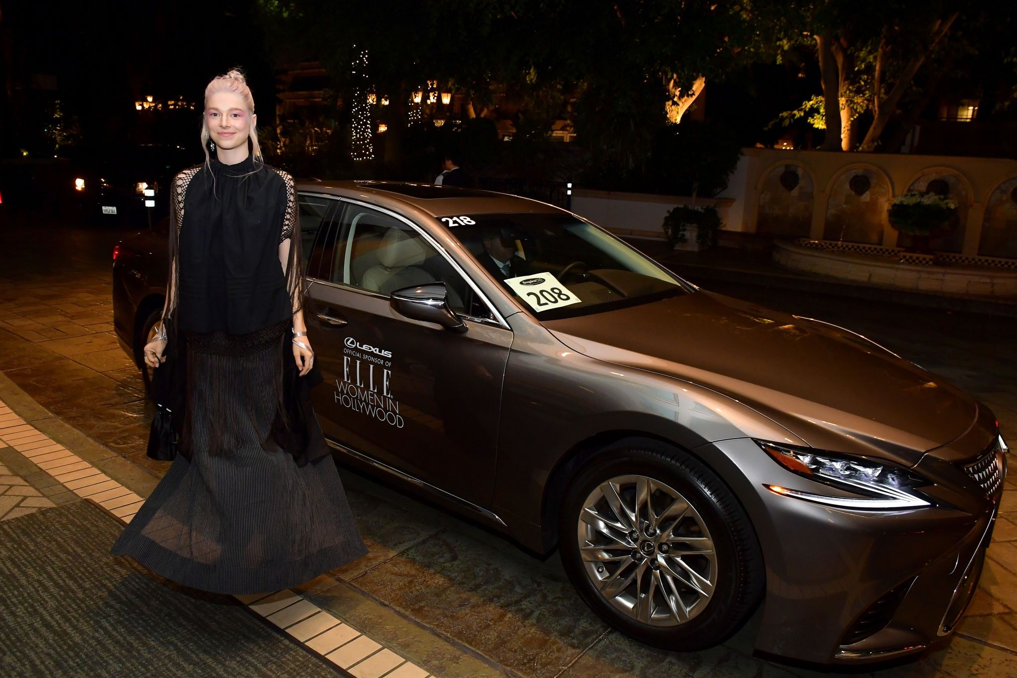 HunterSchaferLove_2019ELLEWomenInHollywood-020.jpg