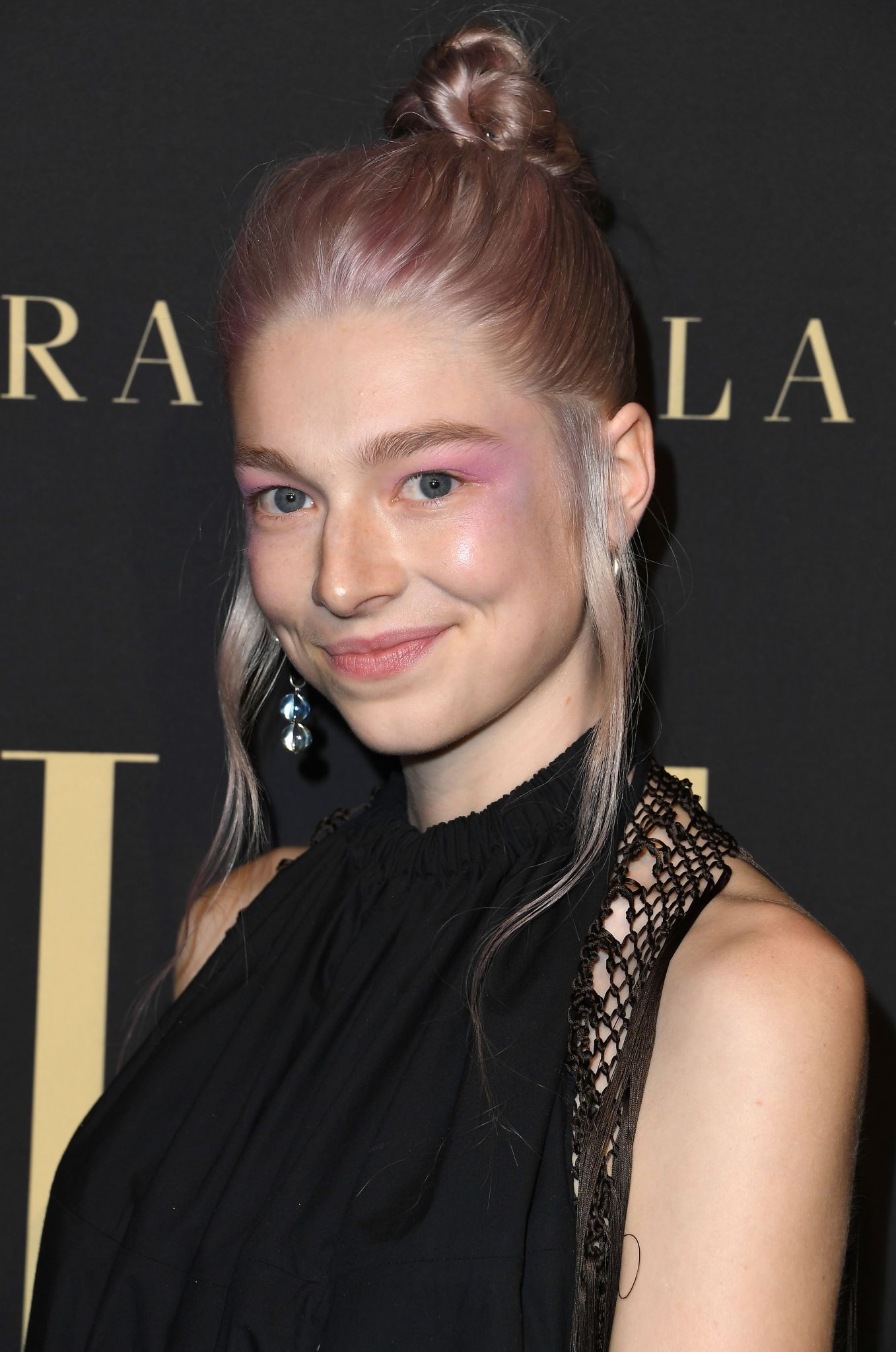 HunterSchaferLove_2019ELLEWomenInHollywood-040.jpg