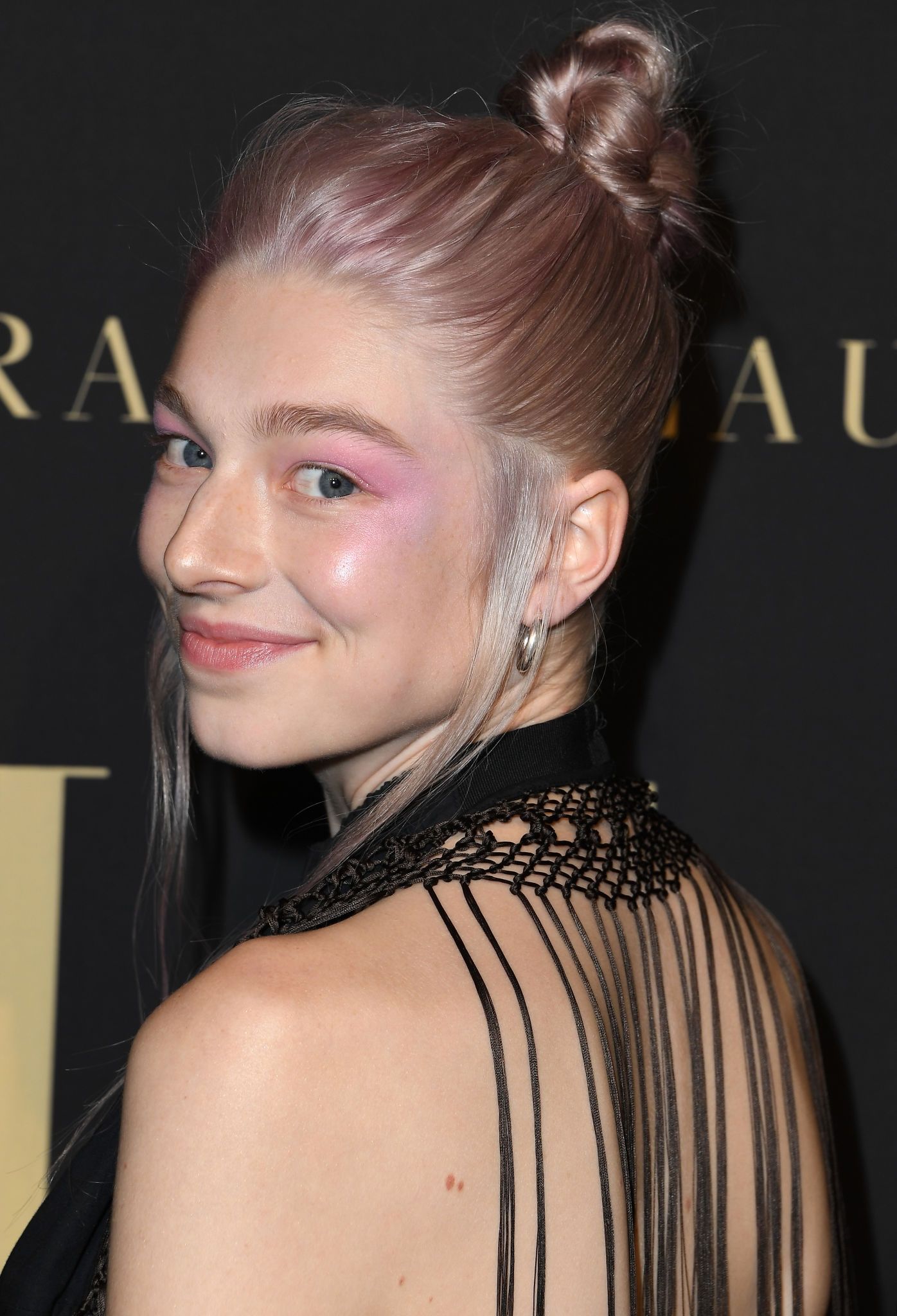 HunterSchaferLove_2019ELLEWomenInHollywood-042.jpg