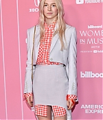 HunterSchaferLove_2019BillboardWomenInMusic-011.jpg