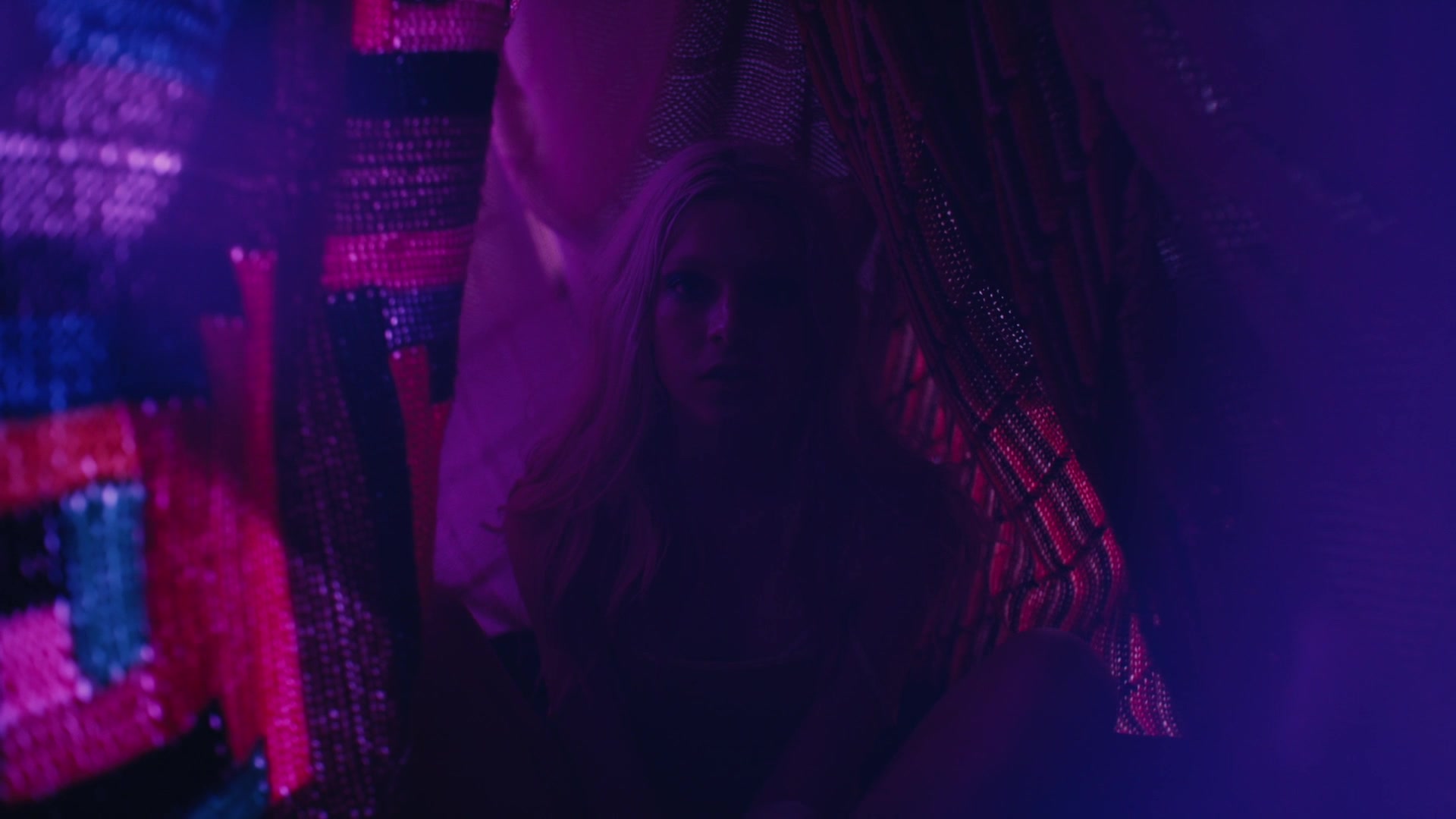 HunterSchaferLove_Euphoria1x01ScreenCaptures-007.jpg