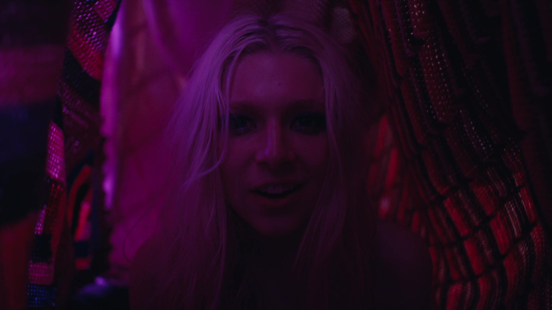 HunterSchaferLove_Euphoria1x01ScreenCaptures-011.jpg