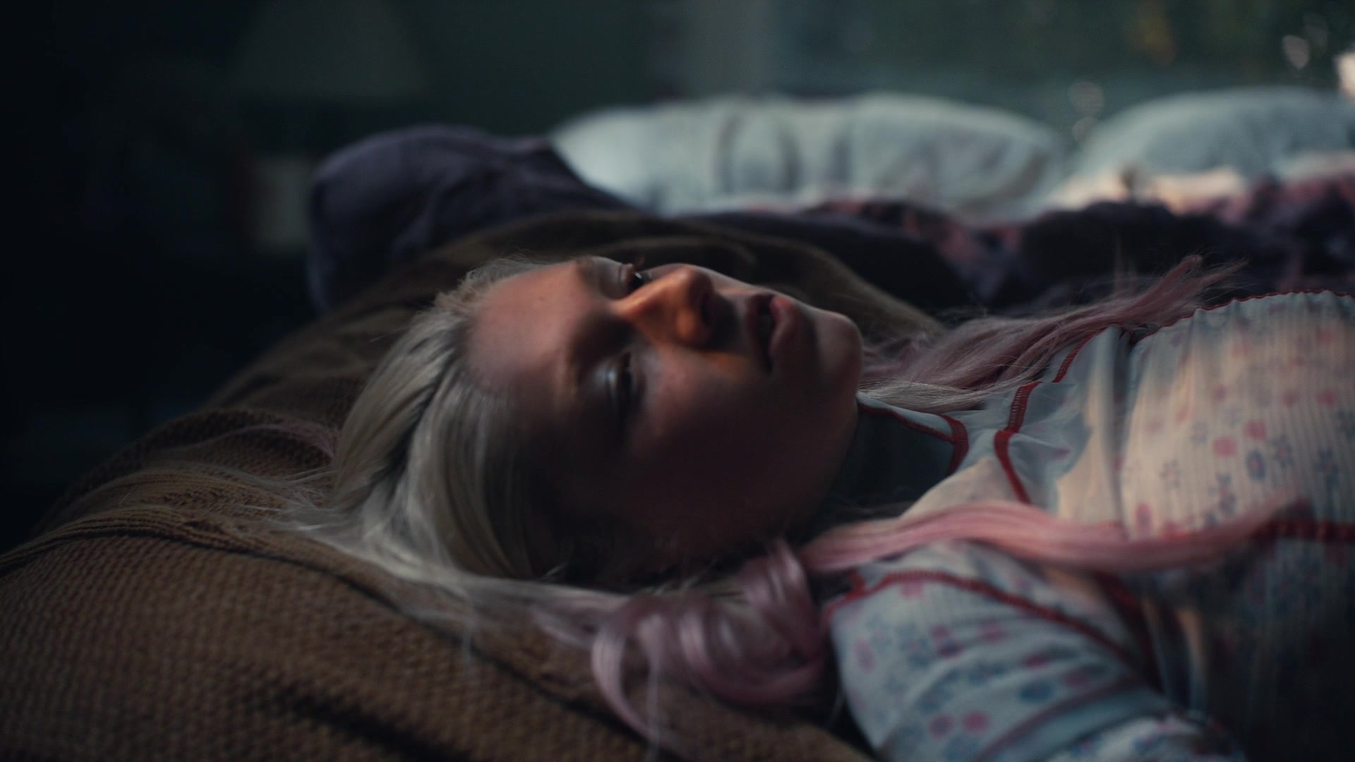 HunterSchaferLove_Euphoria1x01ScreenCaptures-027.jpg