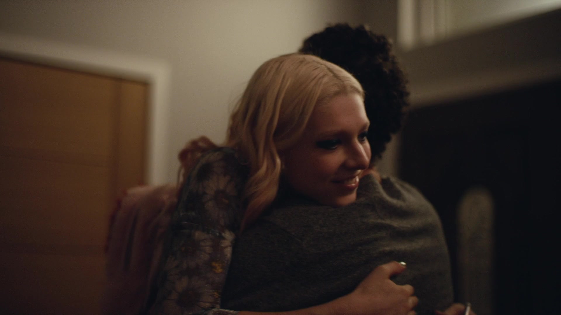 HunterSchaferLove_Euphoria1x01ScreenCaptures-066.jpg