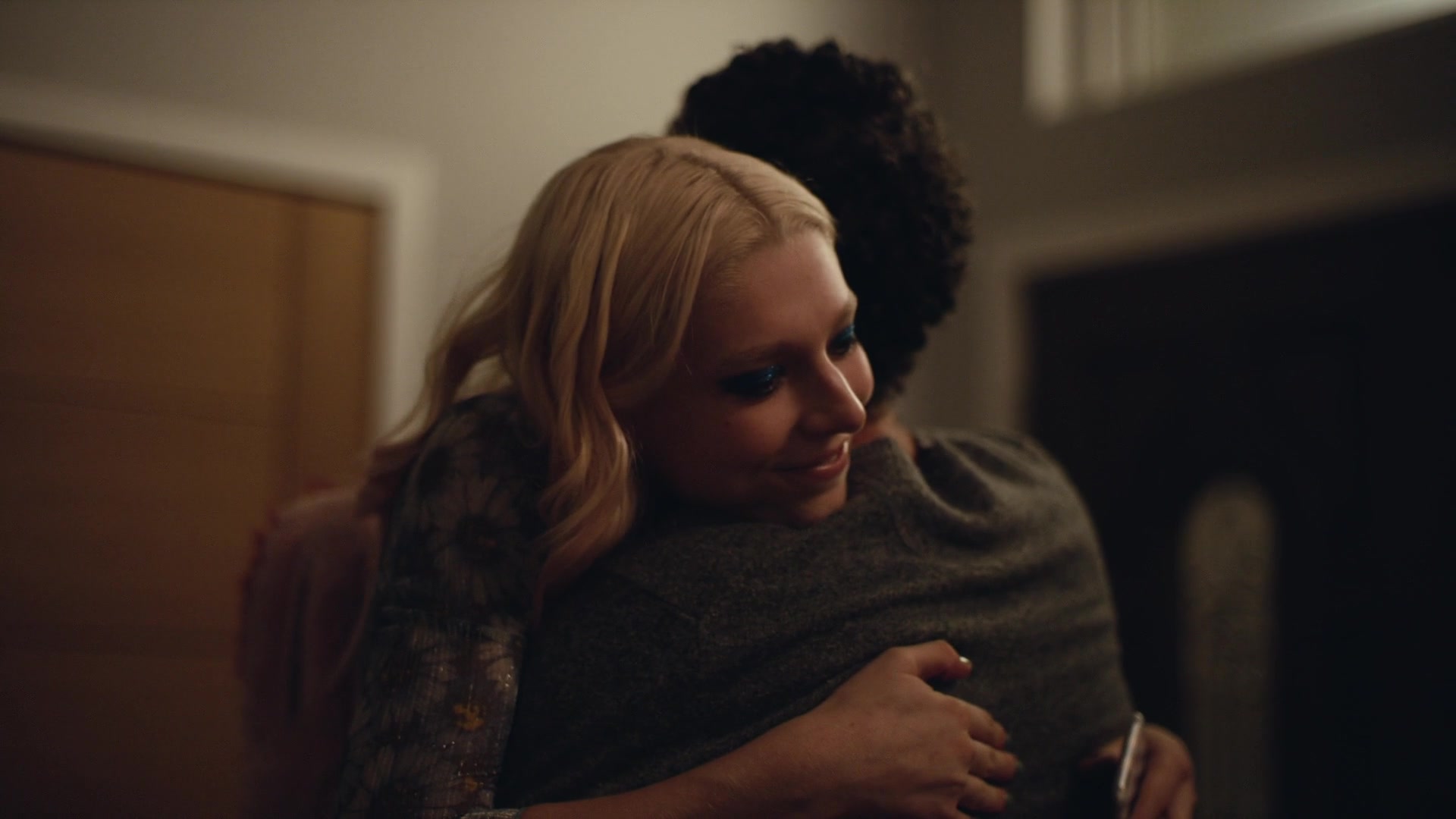 HunterSchaferLove_Euphoria1x01ScreenCaptures-067.jpg