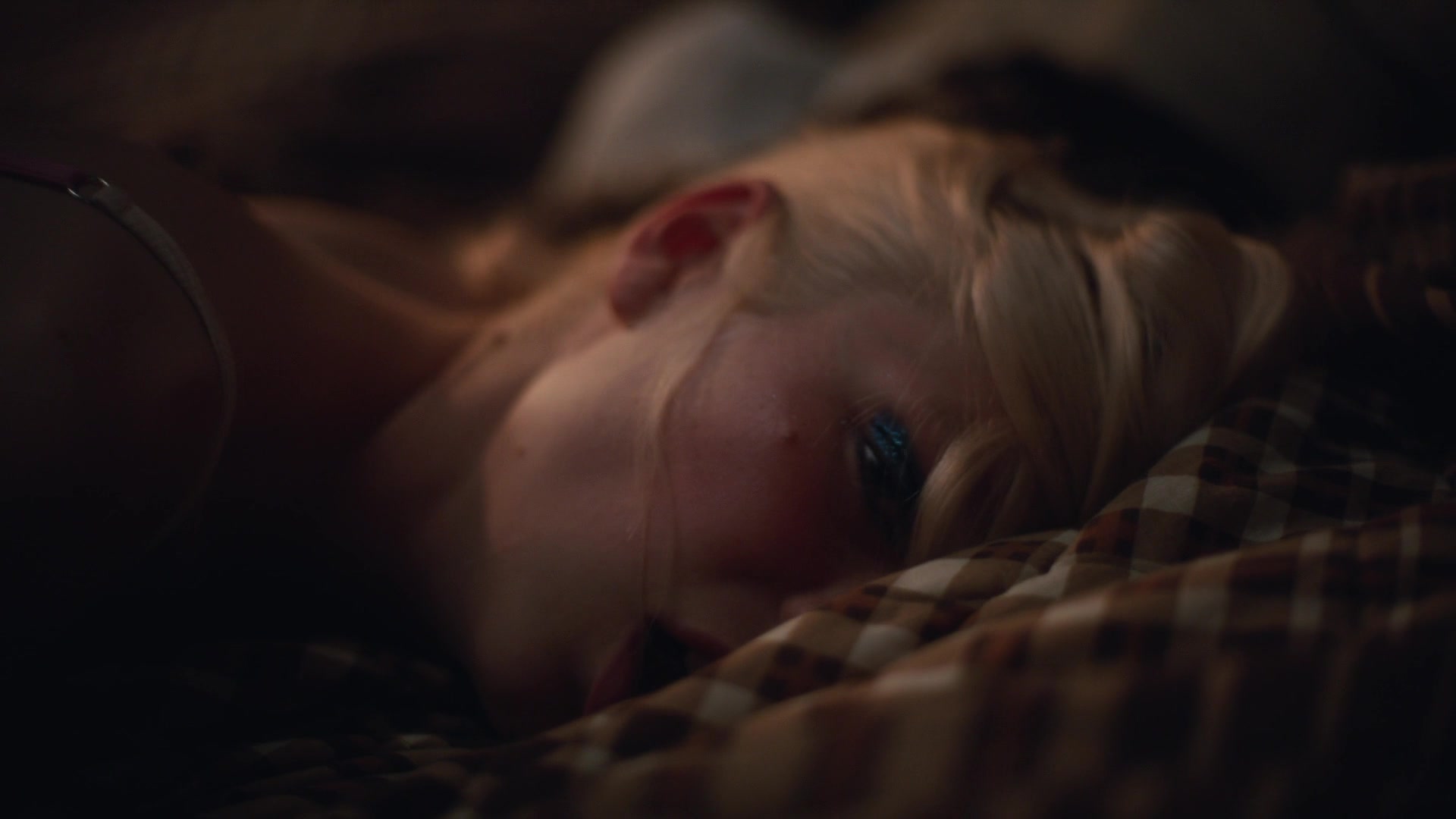 HunterSchaferLove_Euphoria1x01ScreenCaptures-129.jpg