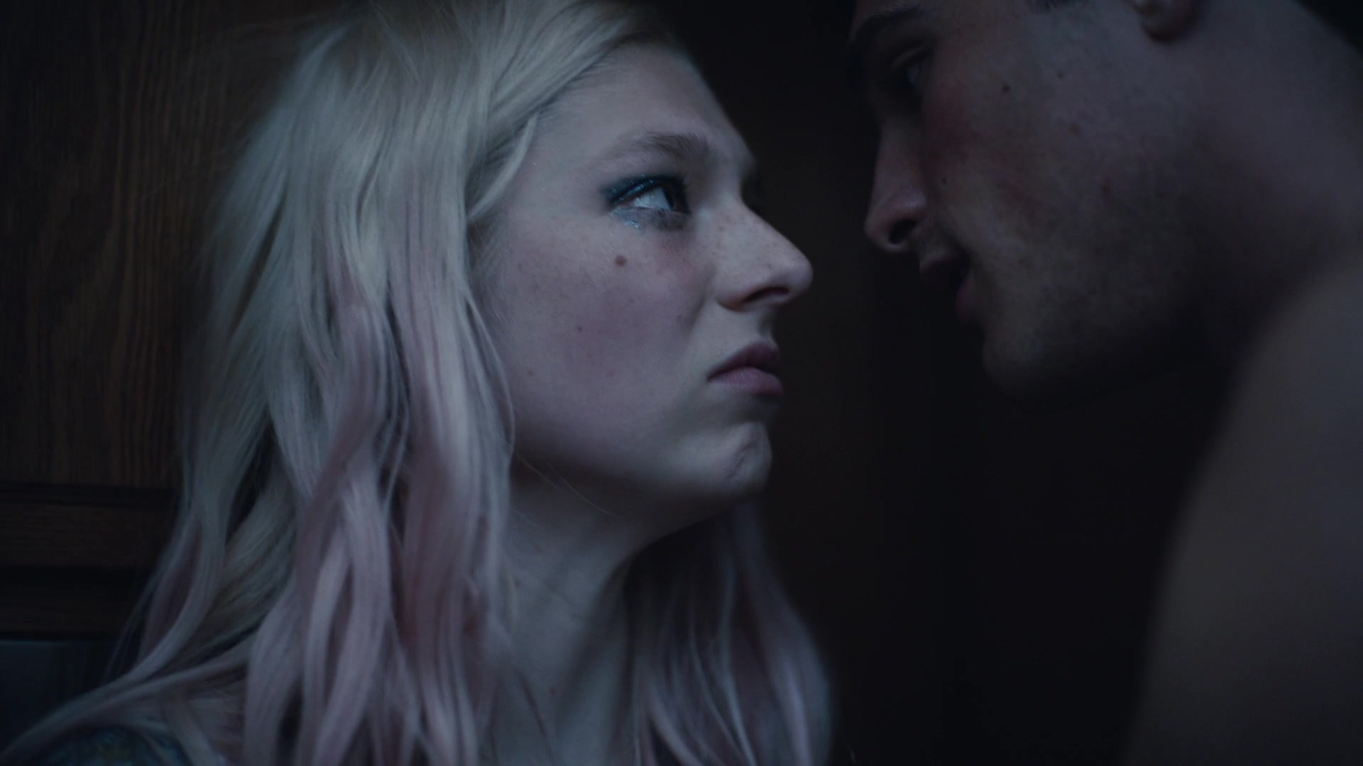 HunterSchaferLove_Euphoria1x01ScreenCaptures-157.jpg