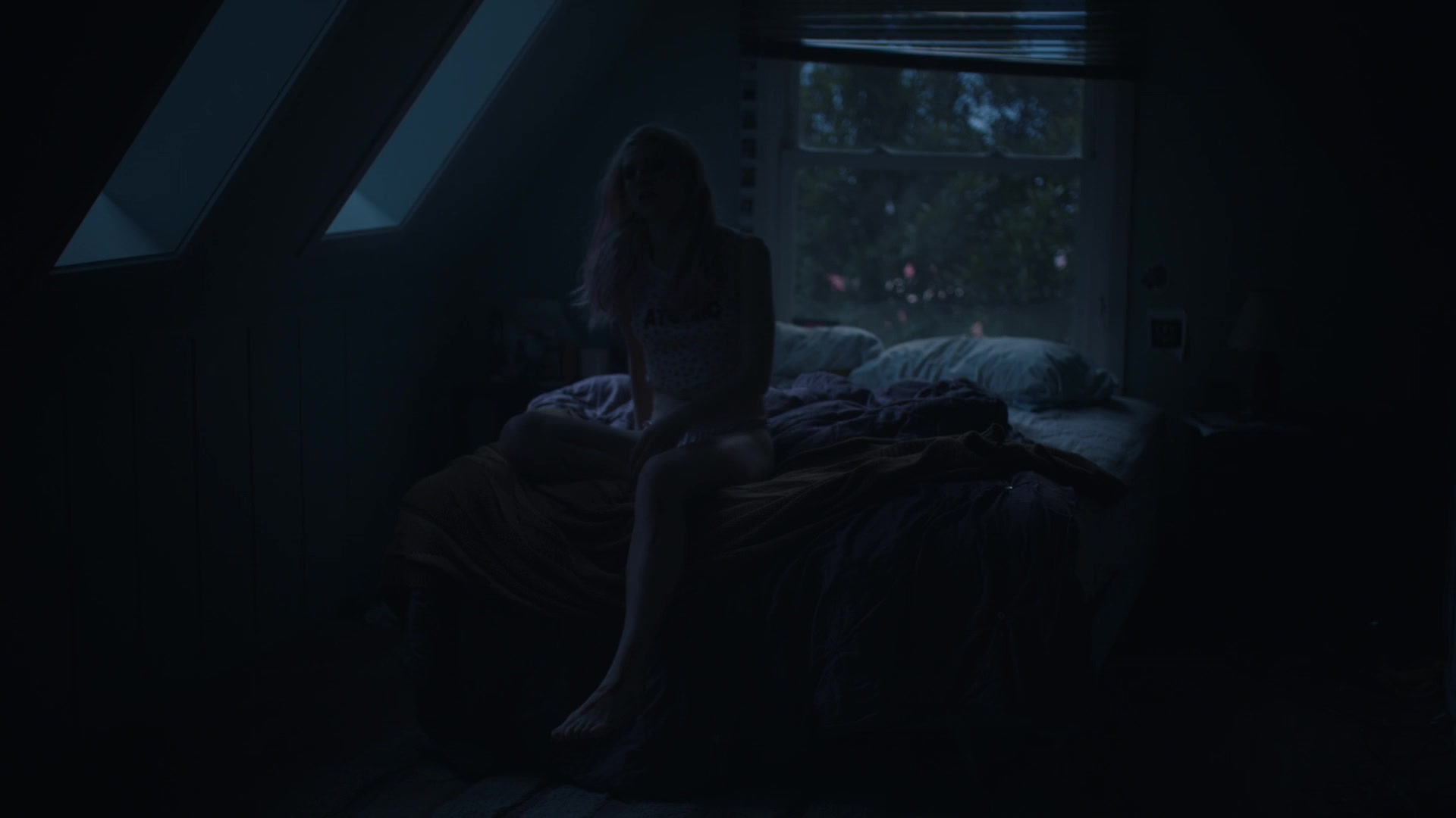 HunterSchaferLove_Euphoria1x01ScreenCaptures-205.jpg