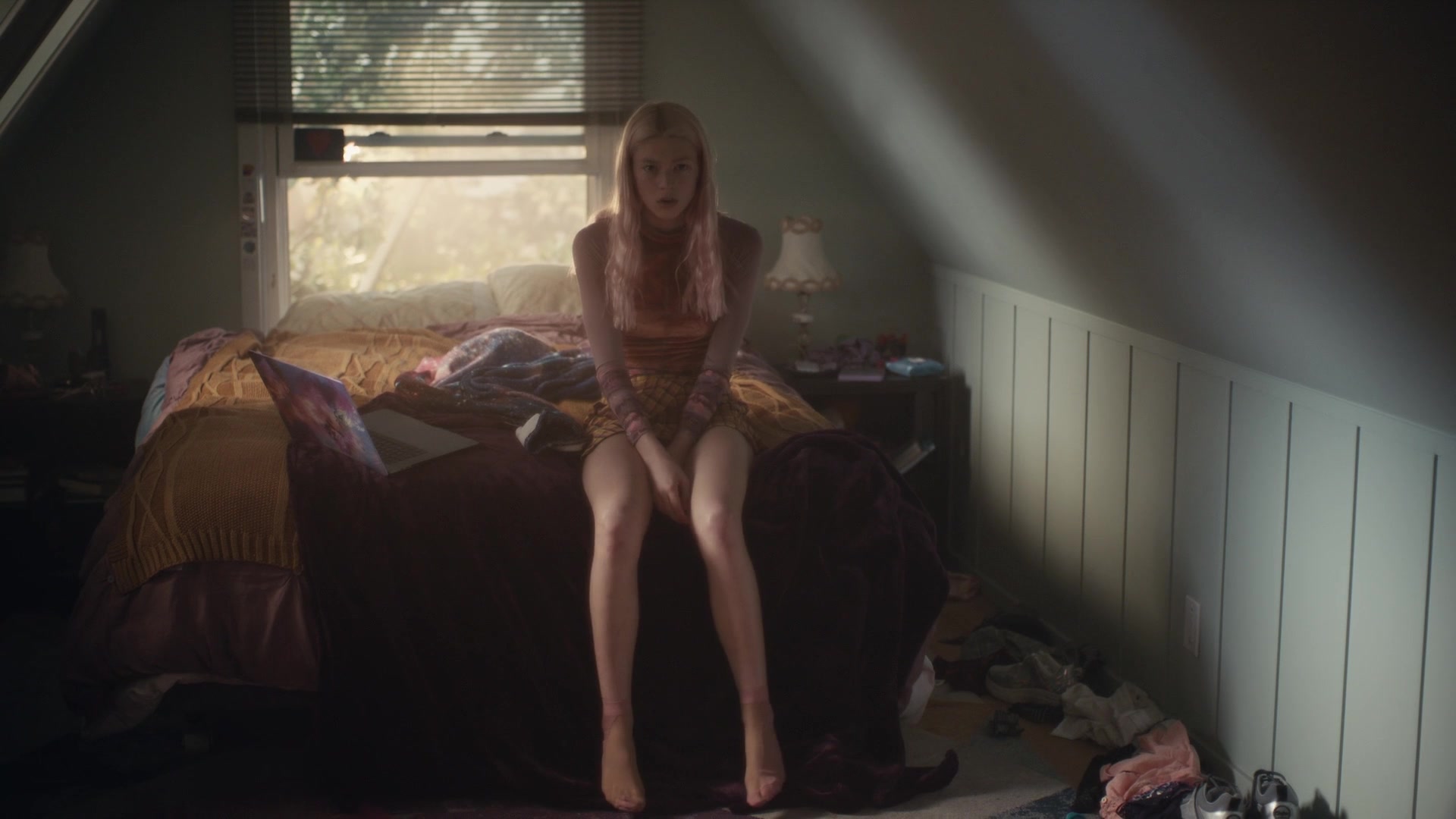 HunterSchaferLove_Euphoria1x03ScreenCaptures-138.jpg