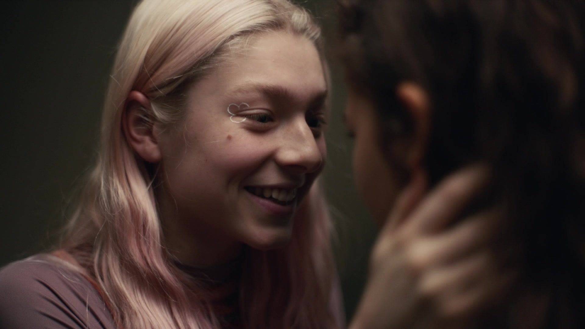 HunterSchaferLove_Euphoria1x03ScreenCaptures-145.jpg