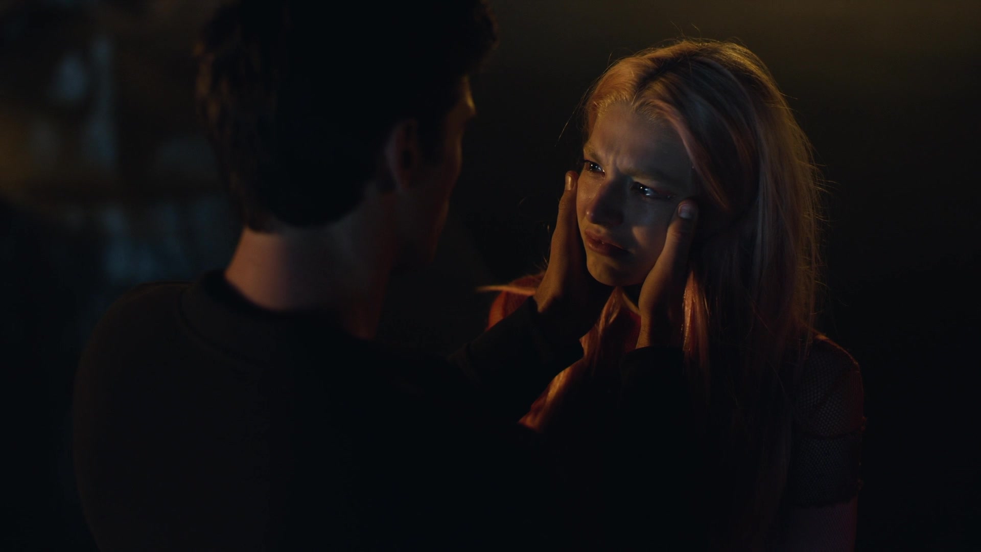 HunterSchaferLove_Euphoria1x04ScreenCaptures-139.jpg