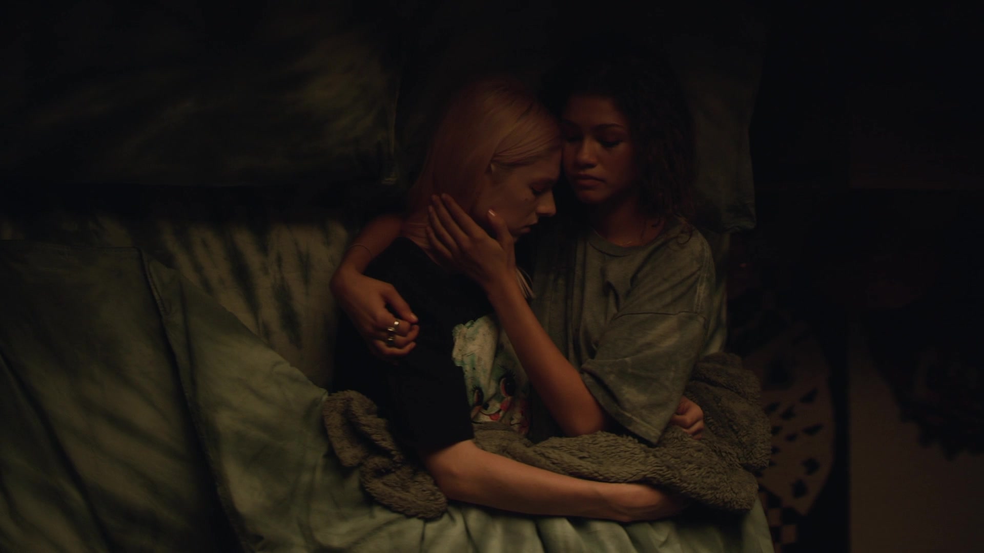 HunterSchaferLove_Euphoria1x04ScreenCaptures-171.jpg