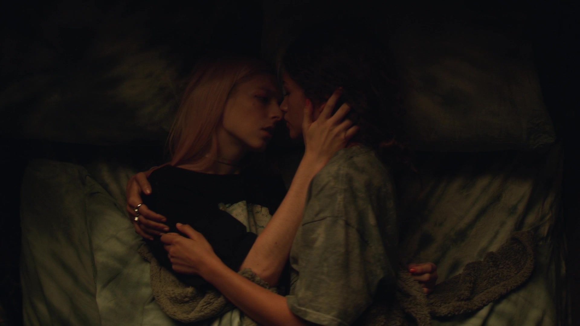 HunterSchaferLove_Euphoria1x04ScreenCaptures-182.jpg