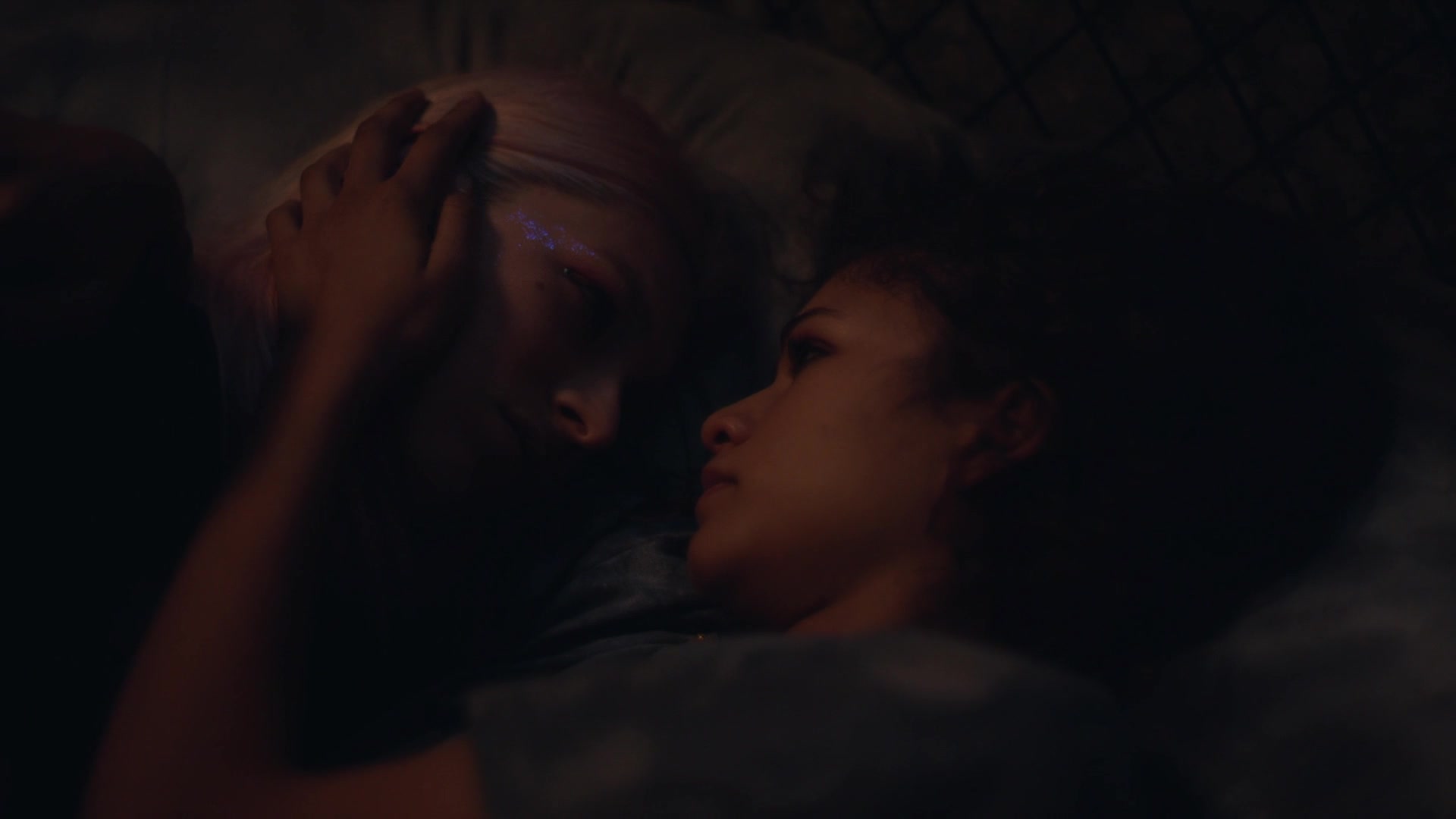 HunterSchaferLove_Euphoria1x05ScreenCaptures-002.jpg