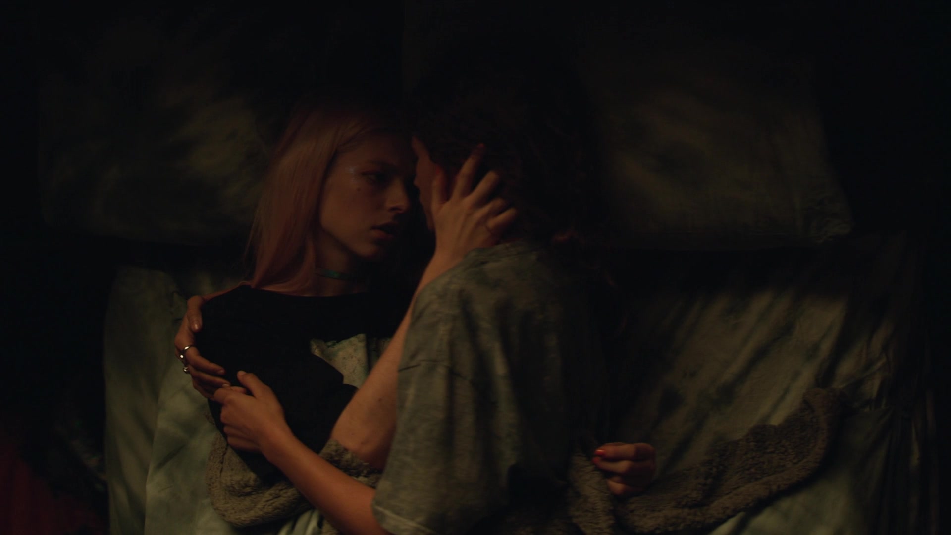 HunterSchaferLove_Euphoria1x05ScreenCaptures-003.jpg