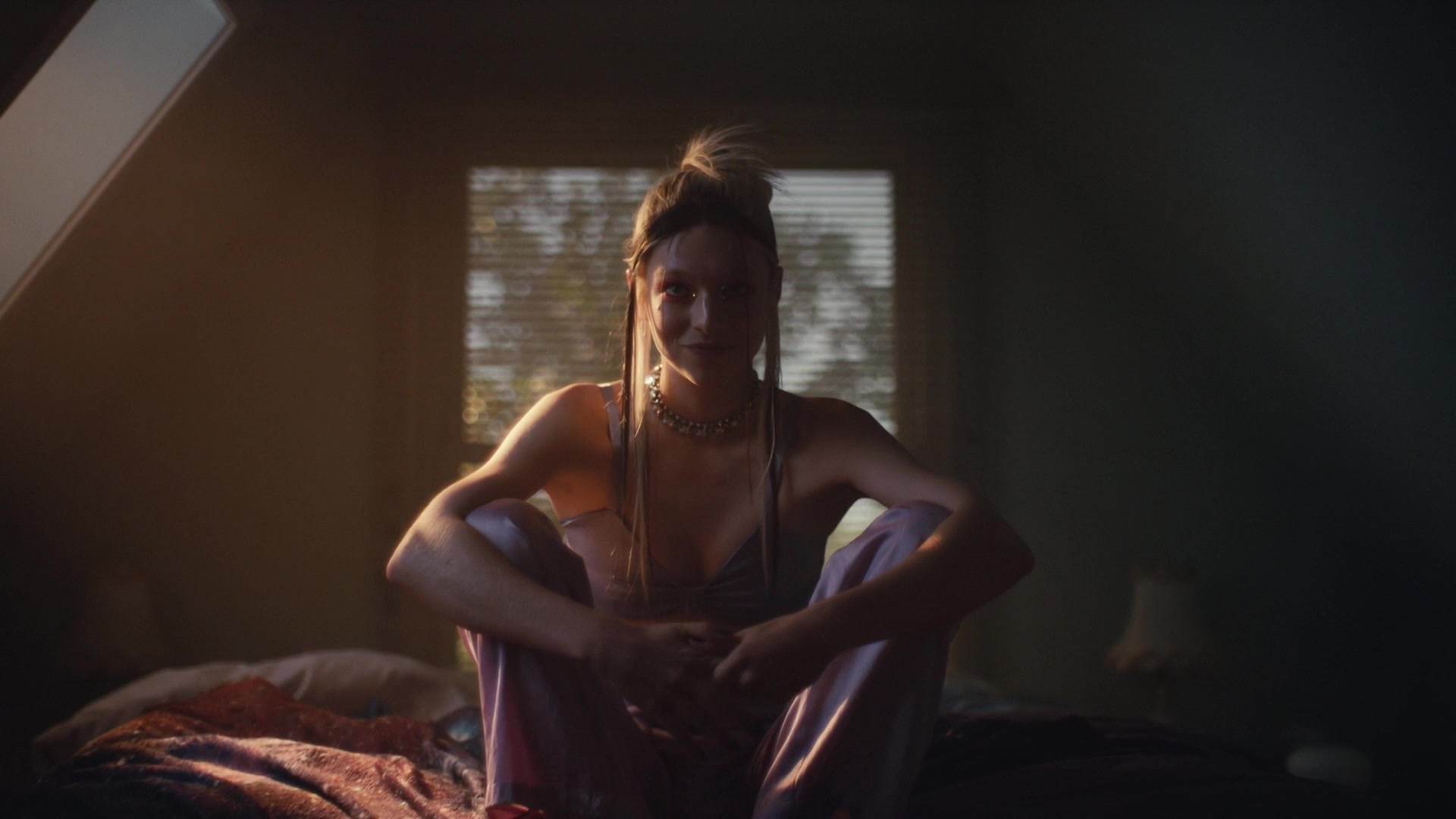 HunterSchaferLove_Euphoria1x08ScreenCaptures-011.jpg