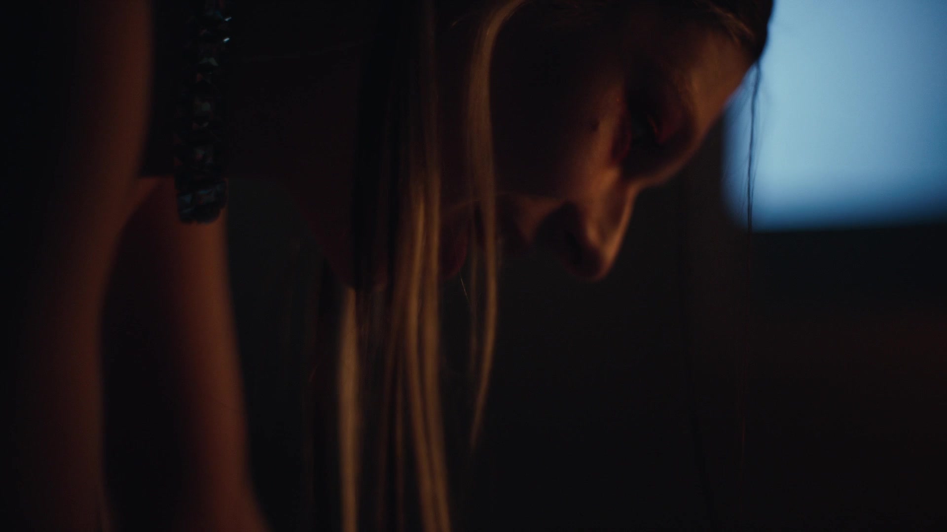 HunterSchaferLove_Euphoria1x08ScreenCaptures-026.jpg