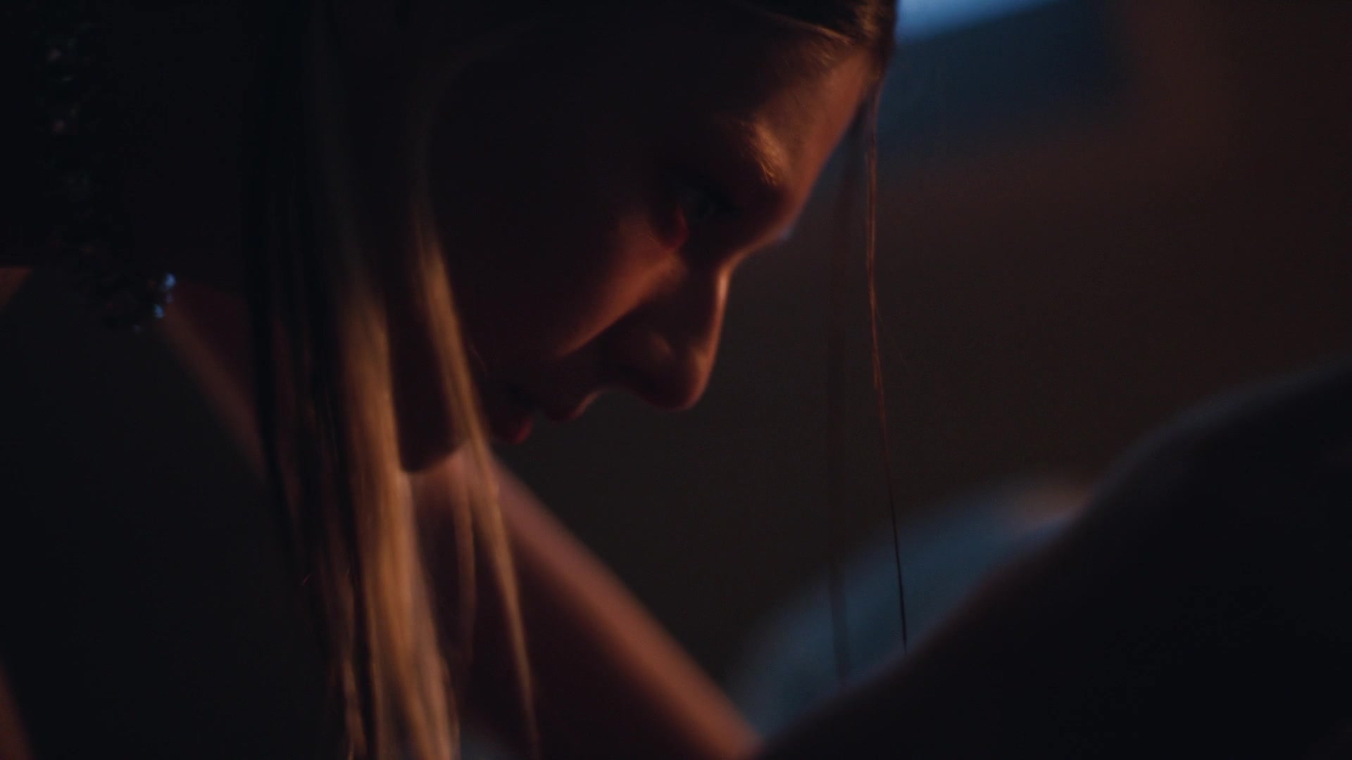 HunterSchaferLove_Euphoria1x08ScreenCaptures-028.jpg